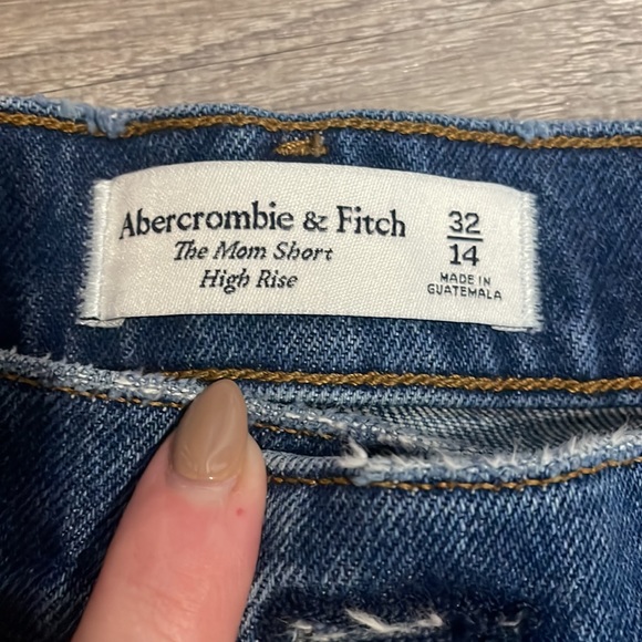 Abercrombie & Fitch Jean shorts - Picture 2 of 3